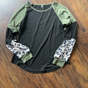 Long sleeve knit top